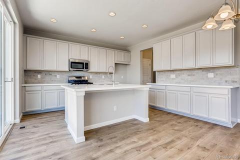 27912 E 7th Pl, Aurora, CO 80018 photo 9