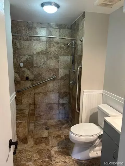 Bath - 17529 E Crestridge Ave, Centennial, CO 80015 photo 1 of 1