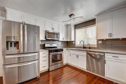 925 Madison Way, Bennett, CO 80102 photo 3