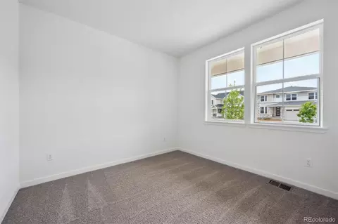 25283 E Warren Pl, Aurora, CO 80018 photo 2