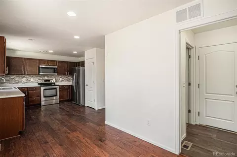 25934 E Maple Dr, Aurora, CO 80018 photo 5