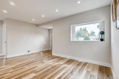 7445 E 21st Ave, Denver, CO 80207 photo 11