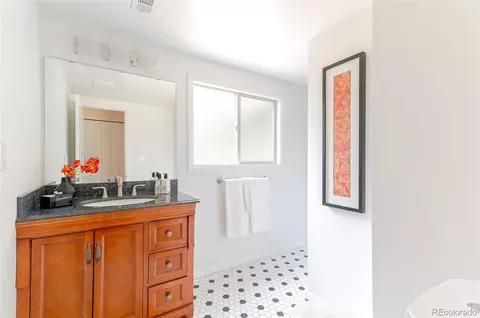 Bath - 1720 Lombardy Dr, Boulder, CO 80304 photo 4 of 5