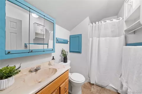 Bath - 550 Custer Ave, Akron, CO 80720 photo 3 of 3