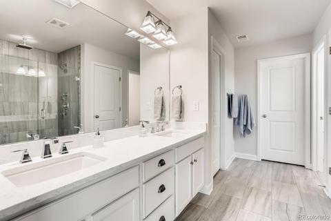 2040 E 150th Ct, Thornton, CO 80602 photo 16