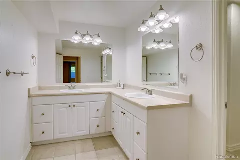 Bath - 22226 E Glasgow Pl, Aurora, CO 80016 photo 4 of 5