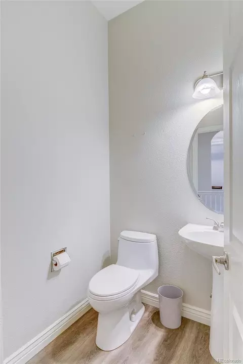 Bath - 22226 E Glasgow Pl, Aurora, CO 80016 photo 3 of 5