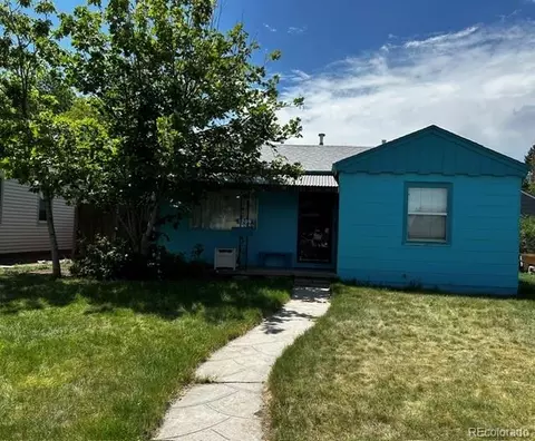 1209 Newark St, Aurora, CO 80010