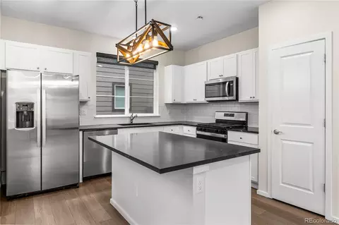 Kitchen - 23630 E 41st Ave, Aurora, CO 80019 photo 2 of 2