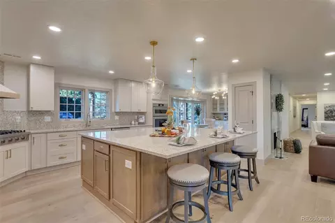 8 Cherry Vale Dr, Englewood, CO 80113