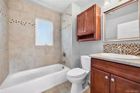 Bath - 18313 E Crestline Cir, Centennial, CO 80015 photo 3 of 4