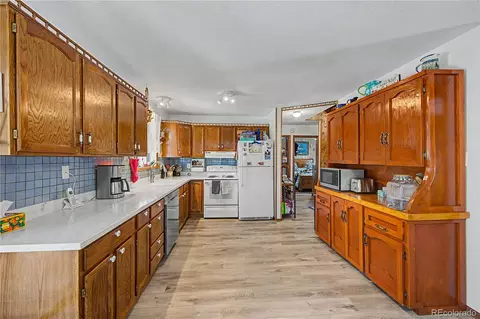 Kitchen - 539 12th Trl, Cotopaxi, CO 81223 photo 1 of 4
