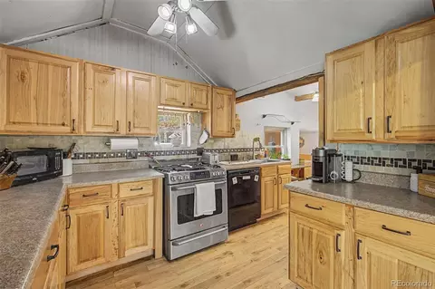 Kitchen - 10116 Sprucedale Dr, Conifer, CO 80433 photo 2 of 3