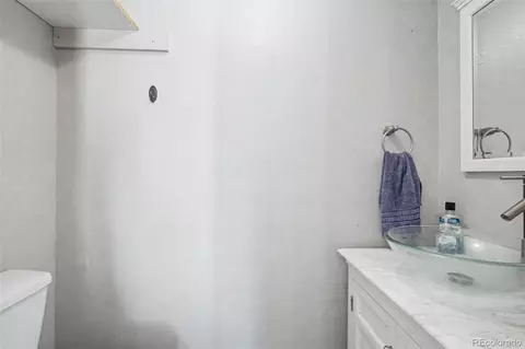 Bath - 10116 Sprucedale Dr, Conifer, CO 80433 photo 3 of 3