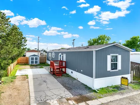 68 Royal Mh Park, Byers, CO 80103