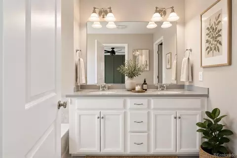 Bath - 10869 E 25th Dr, Aurora, CO 80010 photo 2 of 3