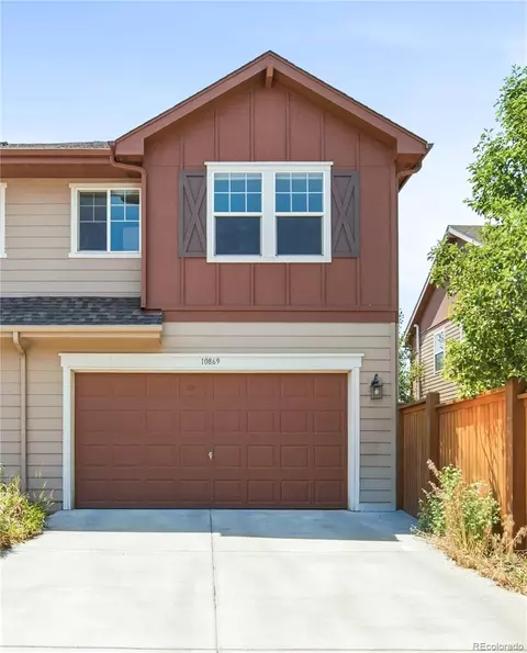 Exterior - 10869 E 25th Dr, Aurora, CO 80010 photo 2 of 5