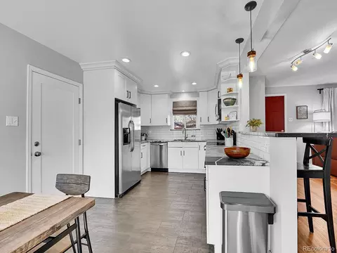 Kitchen - 3402 E Costilla Ave, Centennial, CO 80122 photo 1 of 4
