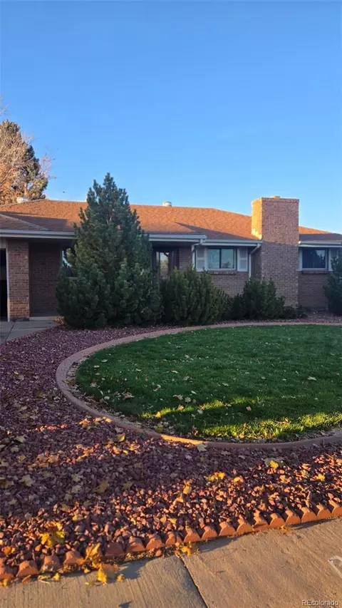 647 S Worchester St, Aurora, CO 80012