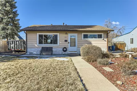 841 N Oakland St, Aurora, CO 80010