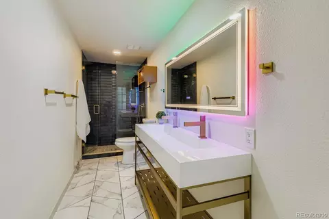 Bath - 8682 Garrison Ct, Arvada, CO 80005 photo 2 of 6