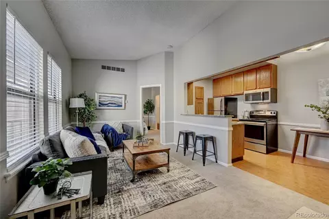 6705 S Field St #822, Littleton, CO 80128