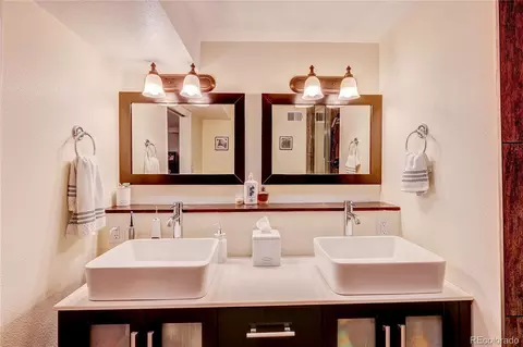 Bath - 5715 E 13th Ave, Denver, CO 80220 photo 2 of 3