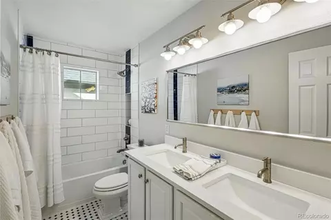 8256 E 28th Dr, Denver, CO 80238 photo 34