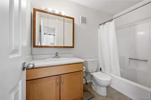 Bath - 948 North St #17, Boulder, CO 80304 photo 1 of 2