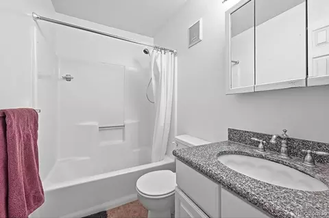 Bath - 948 North St #17, Boulder, CO 80304 photo 2 of 2