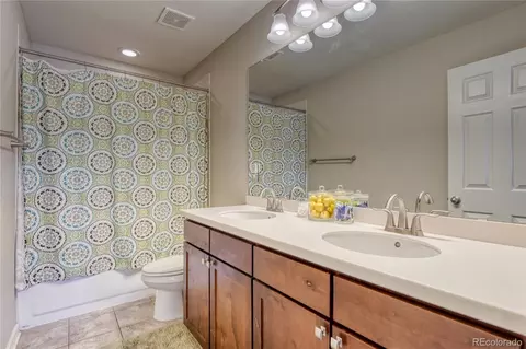 Bath - 6641 S Kellerman Way, Aurora, CO 80016 photo 5 of 6