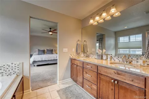 Bath - 6641 S Kellerman Way, Aurora, CO 80016 photo 2 of 6