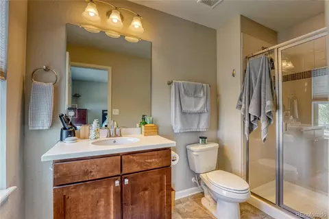 Bath - 6641 S Kellerman Way, Aurora, CO 80016 photo 4 of 6