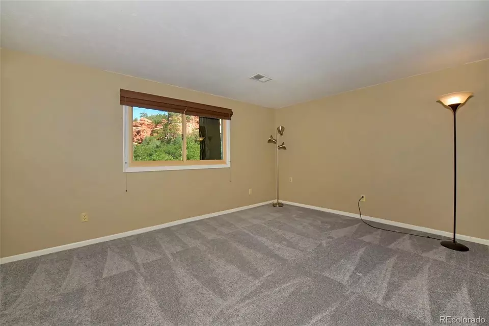 Bedroom - 5030 Chippewa Dr, Larkspur, CO 80118 photo 5 of 5