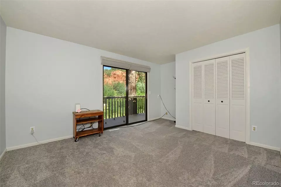 Bedroom - 5030 Chippewa Dr, Larkspur, CO 80118 photo 3 of 5
