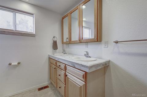 19337 E Batavia Dr, Aurora, CO 80011 photo 29
