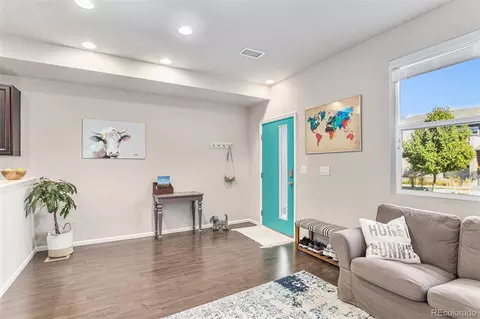 16092 E Warner Pl, Denver, CO 80239 photo 4