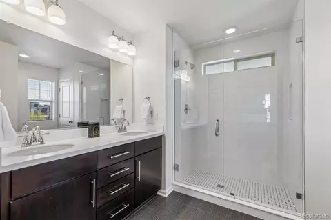 Bath - 8448 E 49th Pl, Denver, CO 80238 photo 1 of 3
