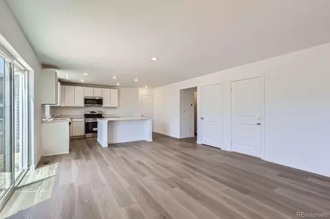 22094 E 39th Pl, Aurora, CO 80019 photo 6