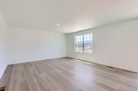 22094 E 39th Pl, Aurora, CO 80019 photo 3