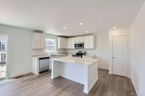 22094 E 39th Pl, Aurora, CO 80019 photo 5