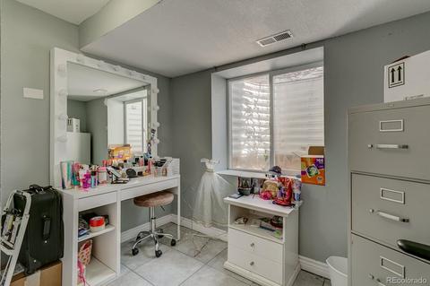 4852 Carson St, Denver, CO 80239 photo 16