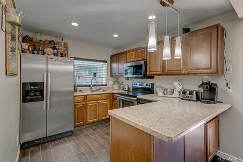 4852 Carson St, Denver, CO 80239 photo 7
