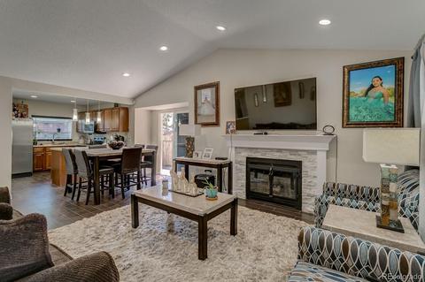4852 Carson St, Denver, CO 80239 photo 4