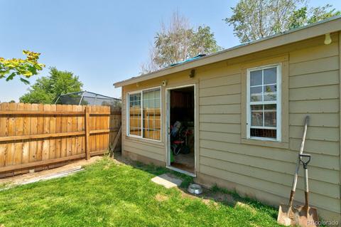 4852 Carson St, Denver, CO 80239 photo 21