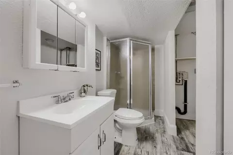 Bath - 1852 E 99th Ave, Thornton, CO 80229 photo 4 of 4