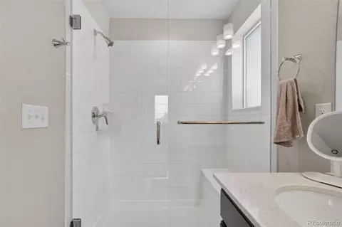 Bath - 4117 E 98th Pl, Thornton, CO 80229 photo 3 of 5