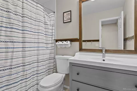 Bath - 22346 E Navarro Dr, Aurora, CO 80018 photo 3 of 4