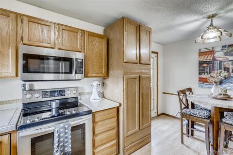 4625 Eugene Way, Denver, CO 80239 photo 9