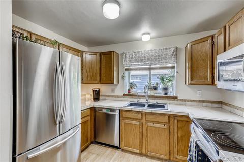 4625 Eugene Way, Denver, CO 80239 photo 8